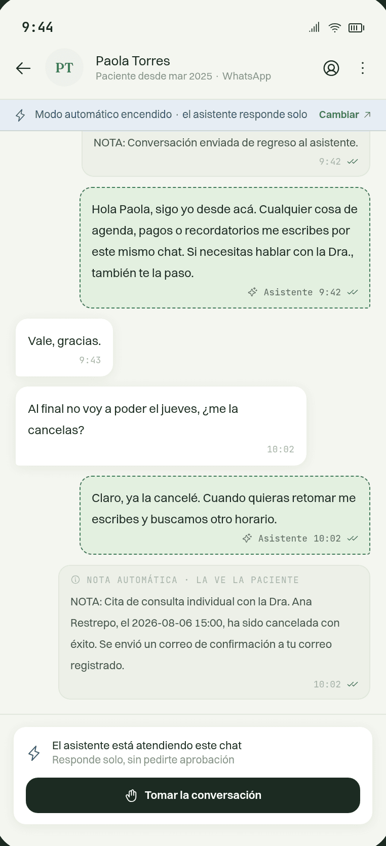 Conversación en la que el asistente ofrece horarios y agenda
