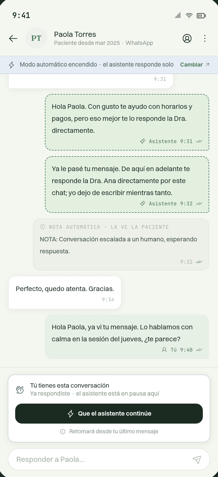 Conversación en la que el asistente deja de responder y le pasa el chat a la profesional