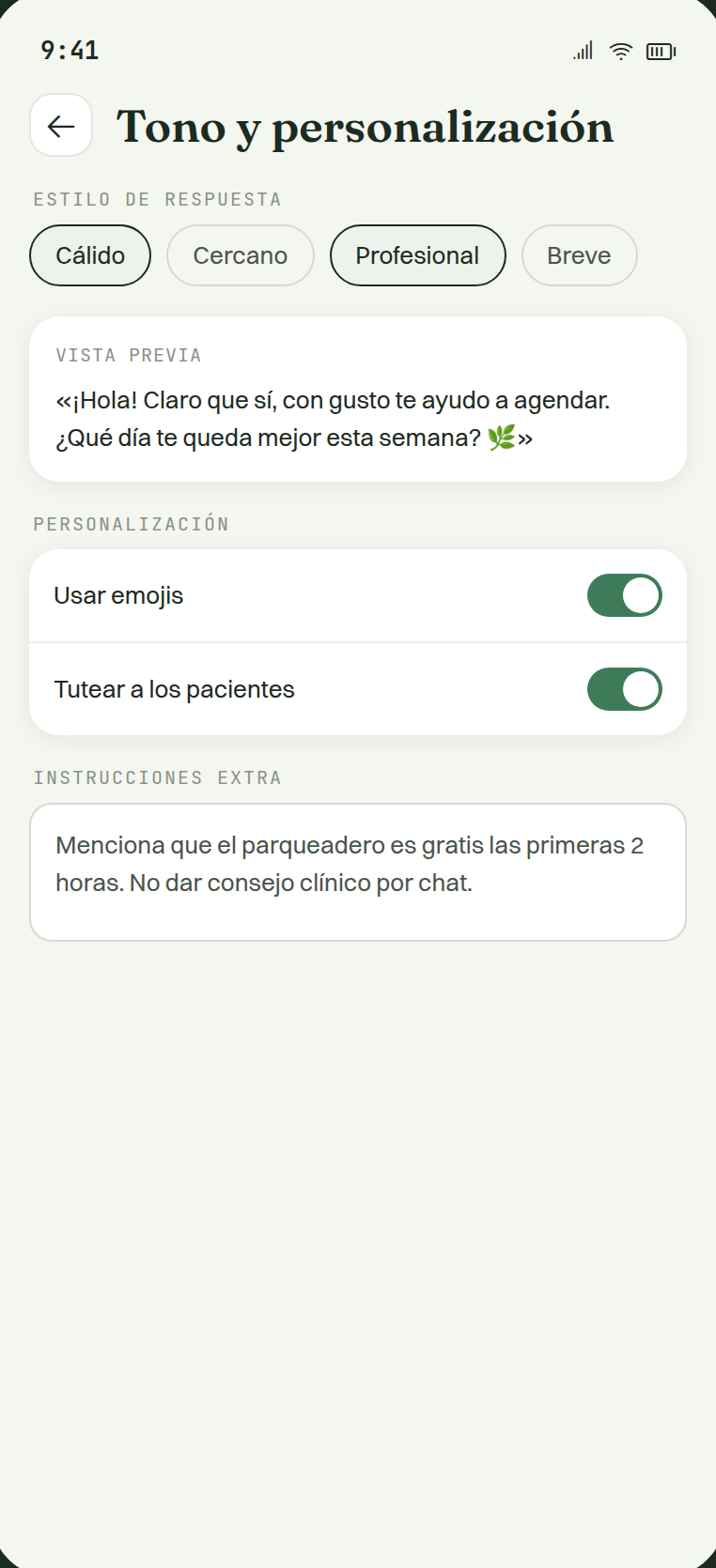 Pantalla de configuración del tono del asistente con la respuesta de ejemplo debajo