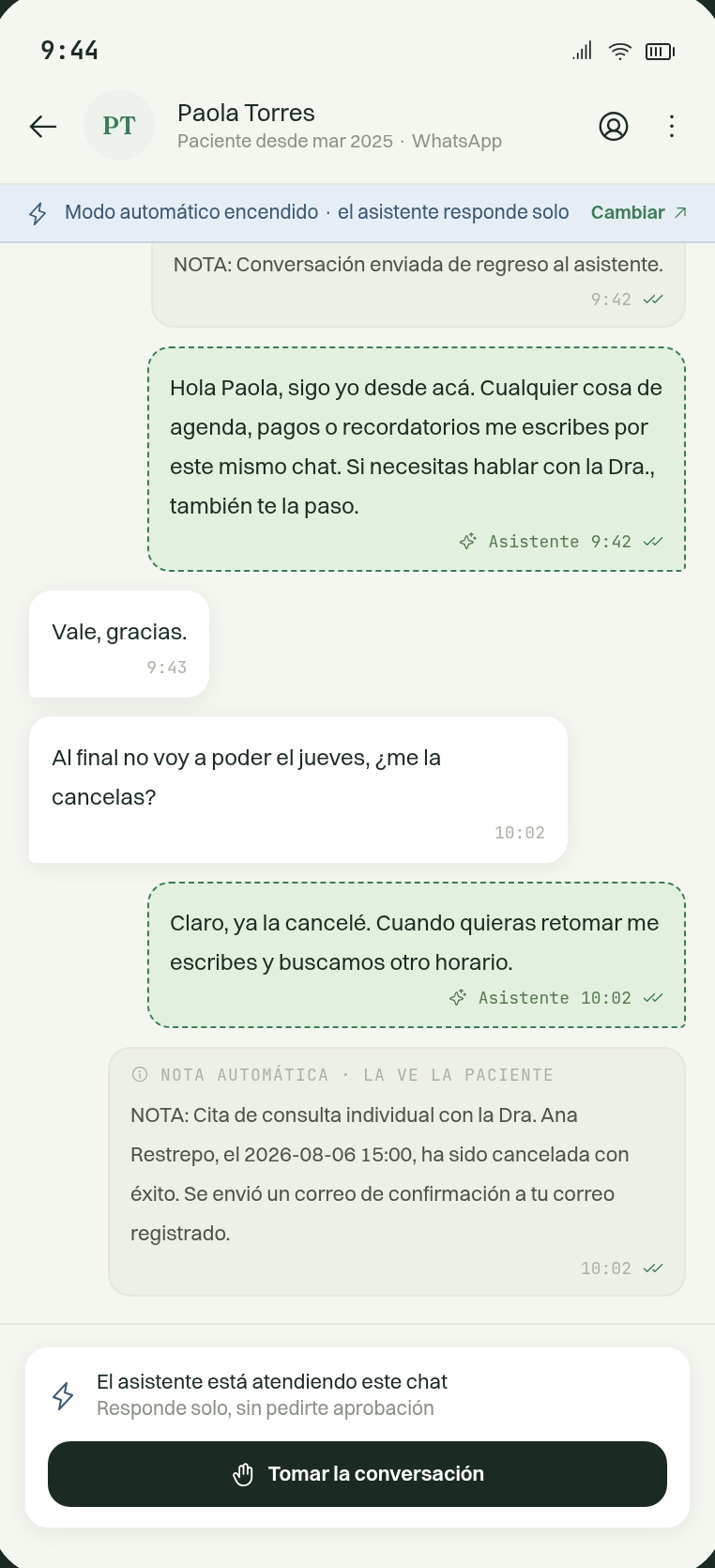 Conversación en la que el asistente ofrece horarios y agenda