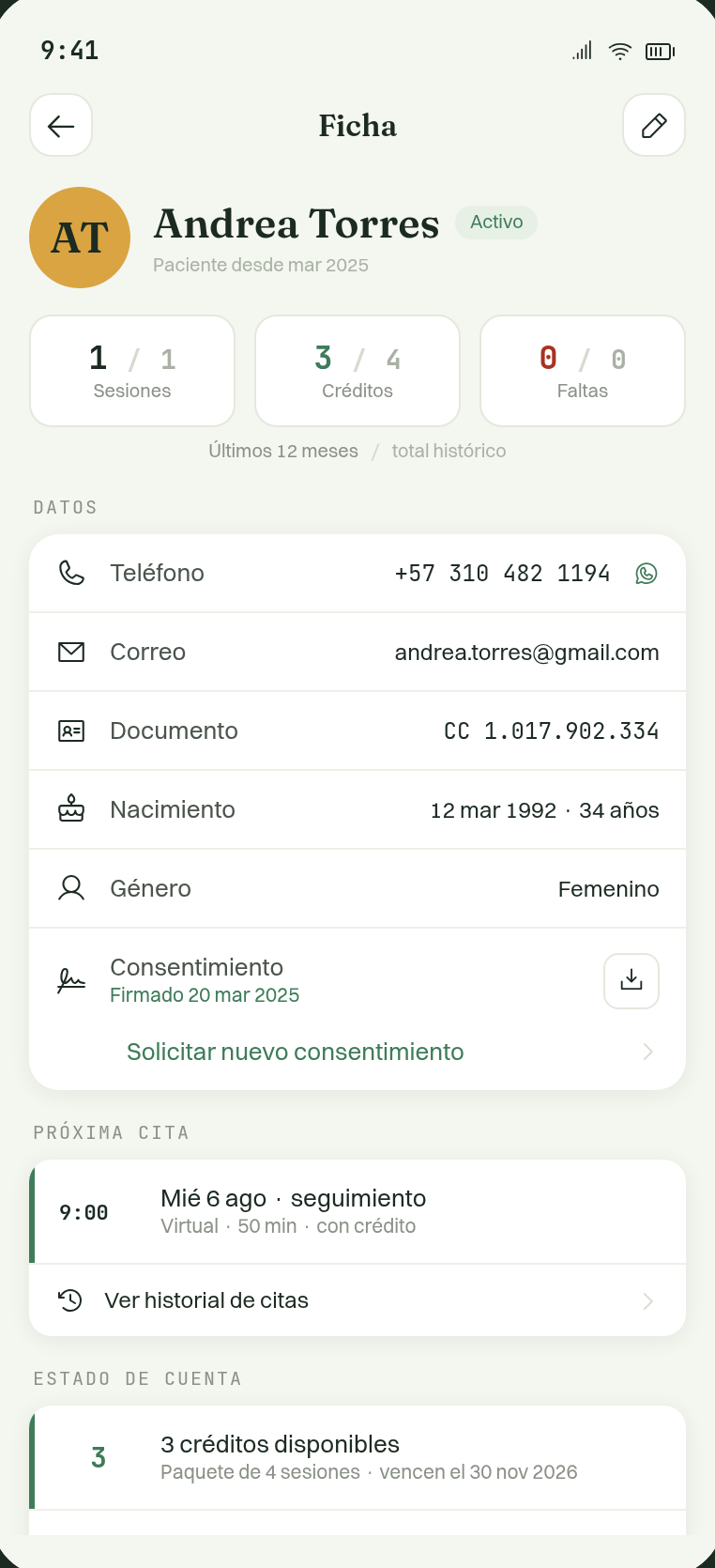 Ficha de paciente con el consentimiento firmado, su fecha y la autorización de datos