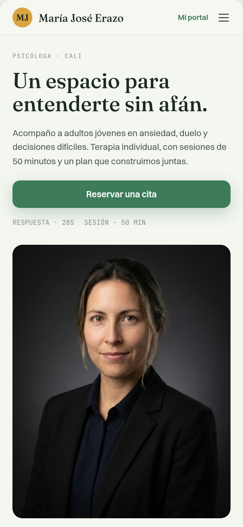 Sitio de reservas de un consultorio con el nombre y la foto de la profesional